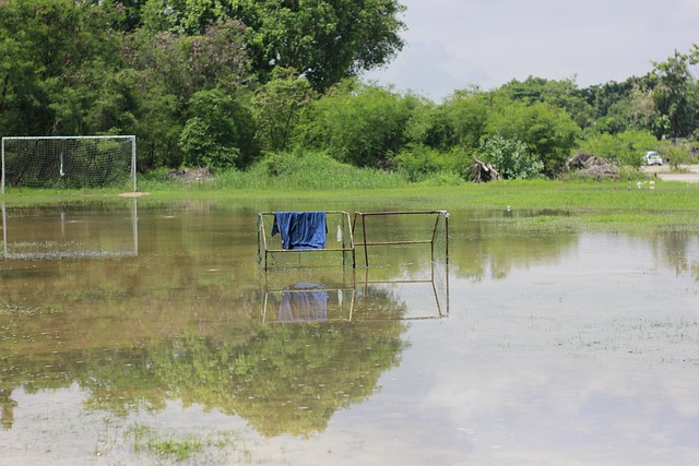 度型前锋在 度型前锋在